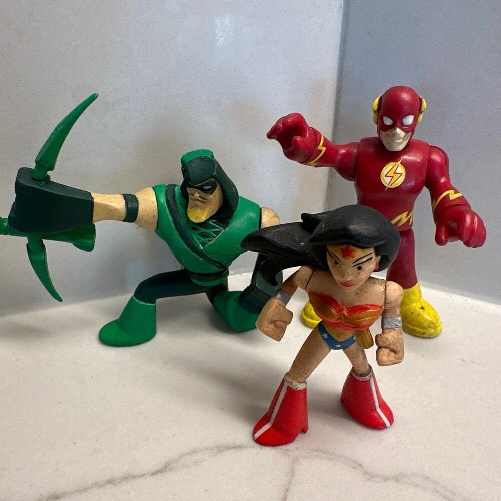 Lot of 3 Imaginext DC Universe Action Figures - Green Arrow Super Woman Flash